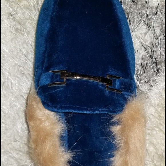 Blue - Picture 3 of 8